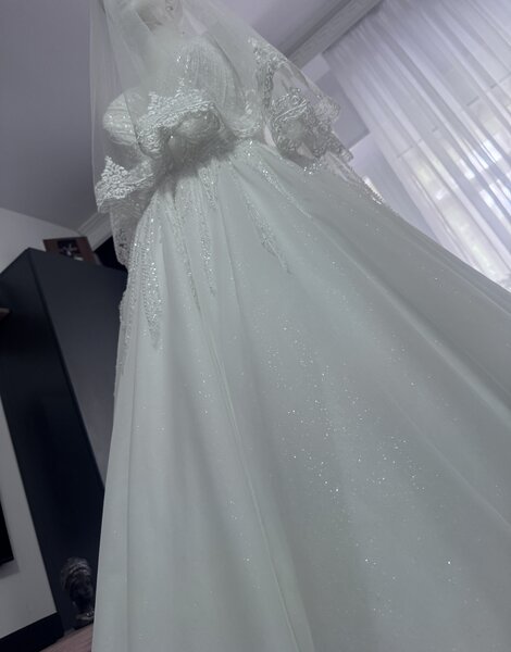 Rochie mireasa tip printesa