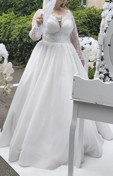 Rochie mireasa tip printesa